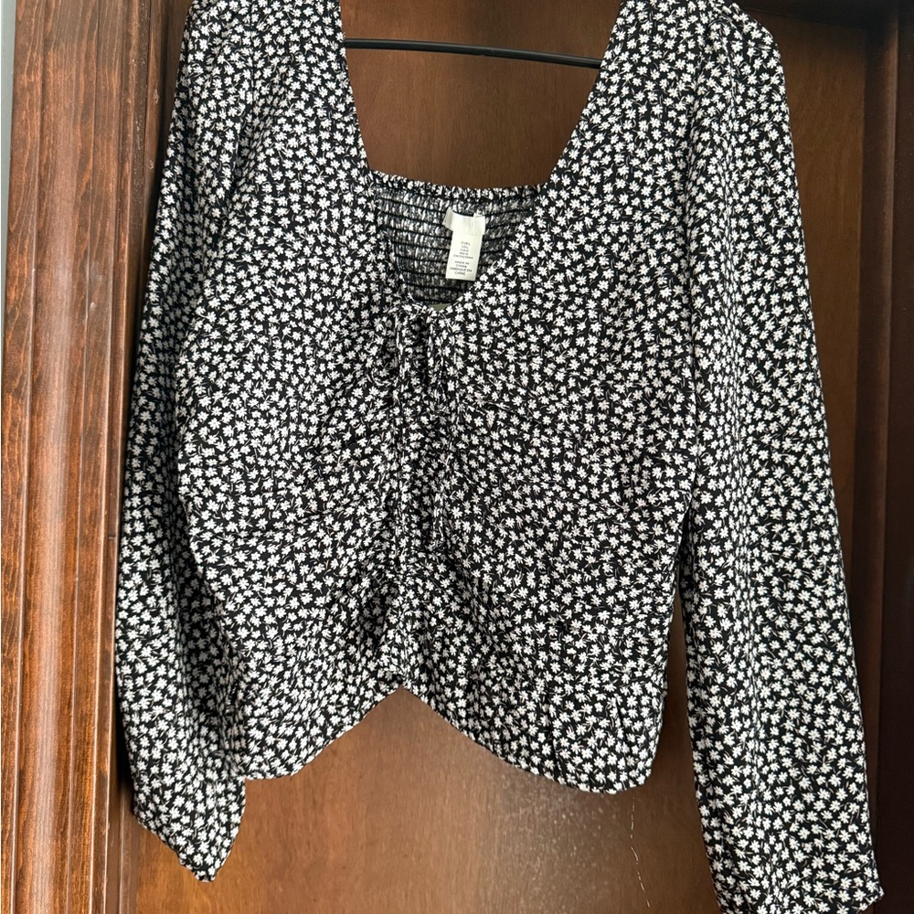 Never worn H&M floral top
